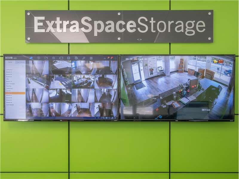 Security Screens - Extra Space Storage at 7600 SW Atlanta St, Tigard, OR 97223