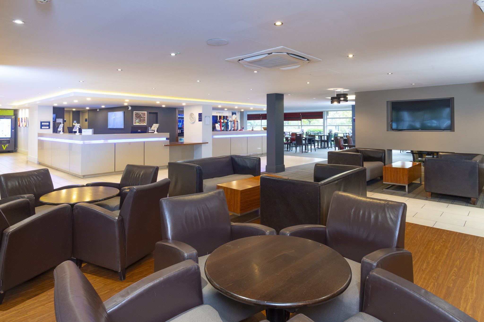 Images Holiday Inn Express Milton Keynes by IHG