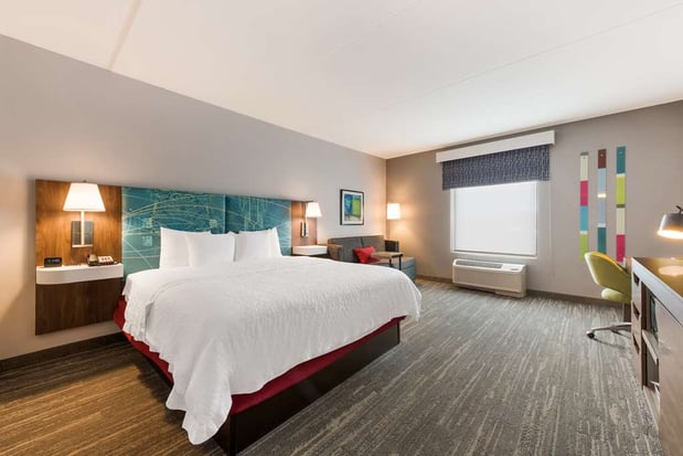Images Hampton Inn & Suites Charlotte-Airport