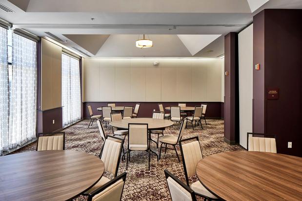 Images Hotel Indigo Cleveland Downtown by IHG