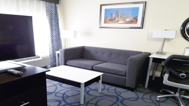 Images Holiday Inn Express & Suites Lawrenceville by IHG