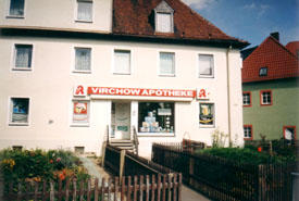 Logo Aussenansicht der Virchow-Apotheke