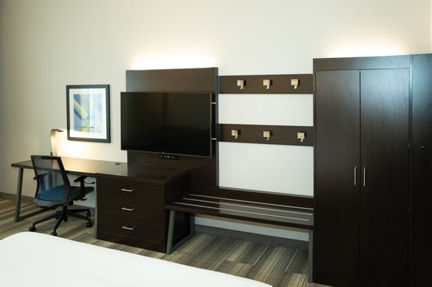 Images Holiday Inn Express & Suites Franklin - Berry Farms by IHG