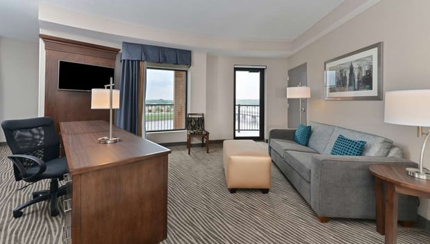 Images Hampton Inn & Suites Des Moines Downtown