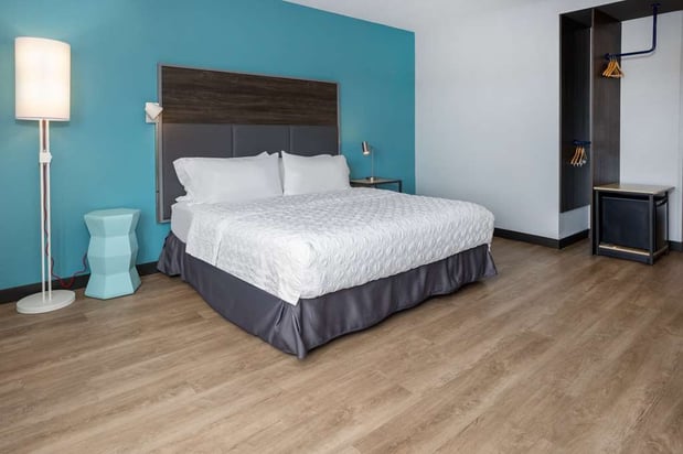 Images Tru by Hilton Pensacola Airport Medical Center