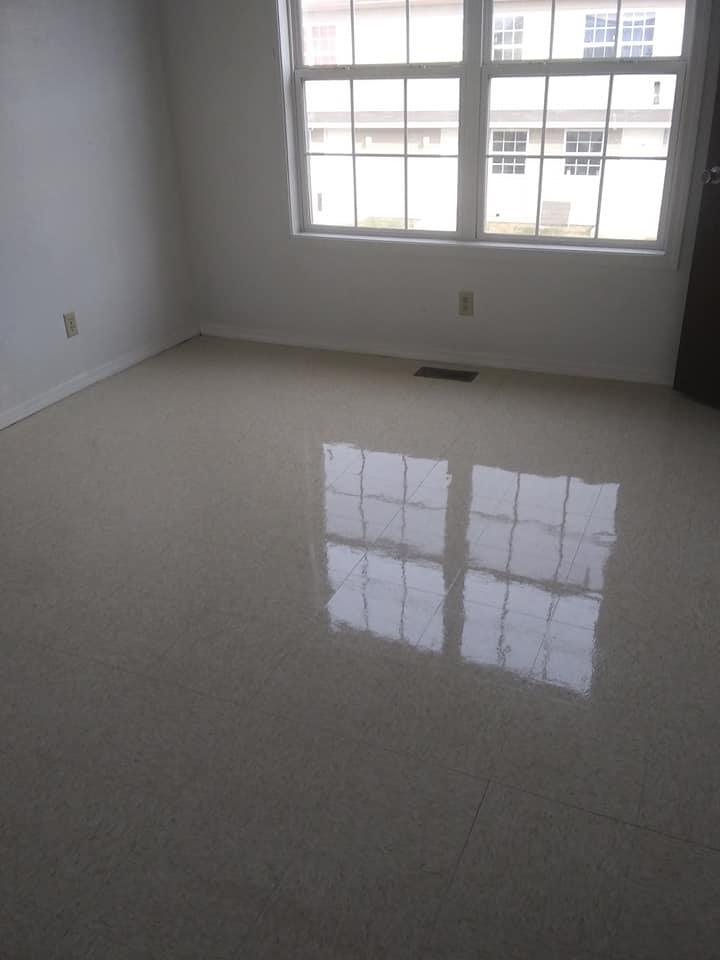 Pioneer Janitorial Services LLC Logo