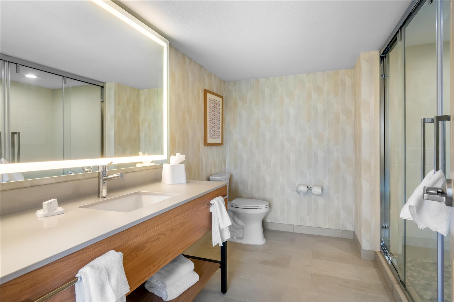 Guest room bath