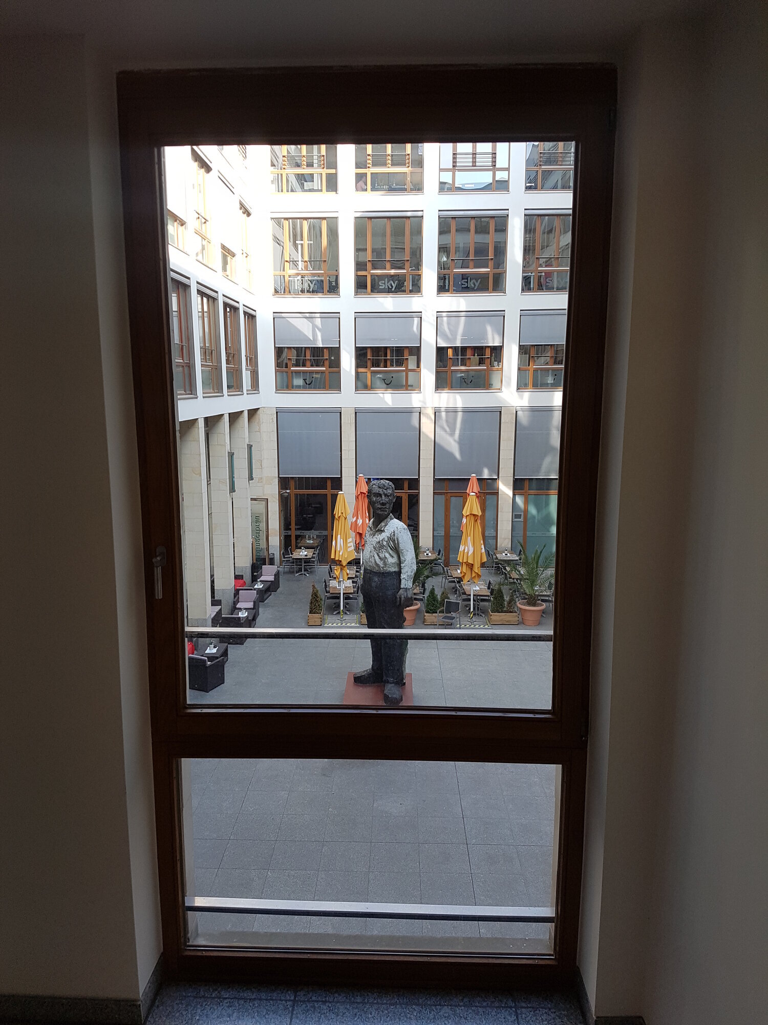 GBDF/ Kfz Gutachter Berlin Mitte D. Feuersenger, Pariser Platz 6A in Berlin