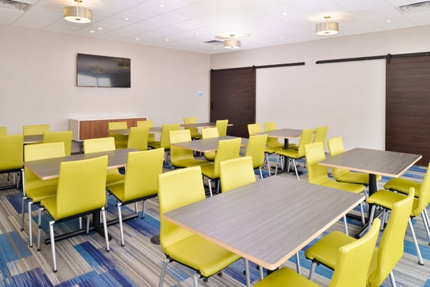 Images Holiday Inn Express & Suites Madison by IHG