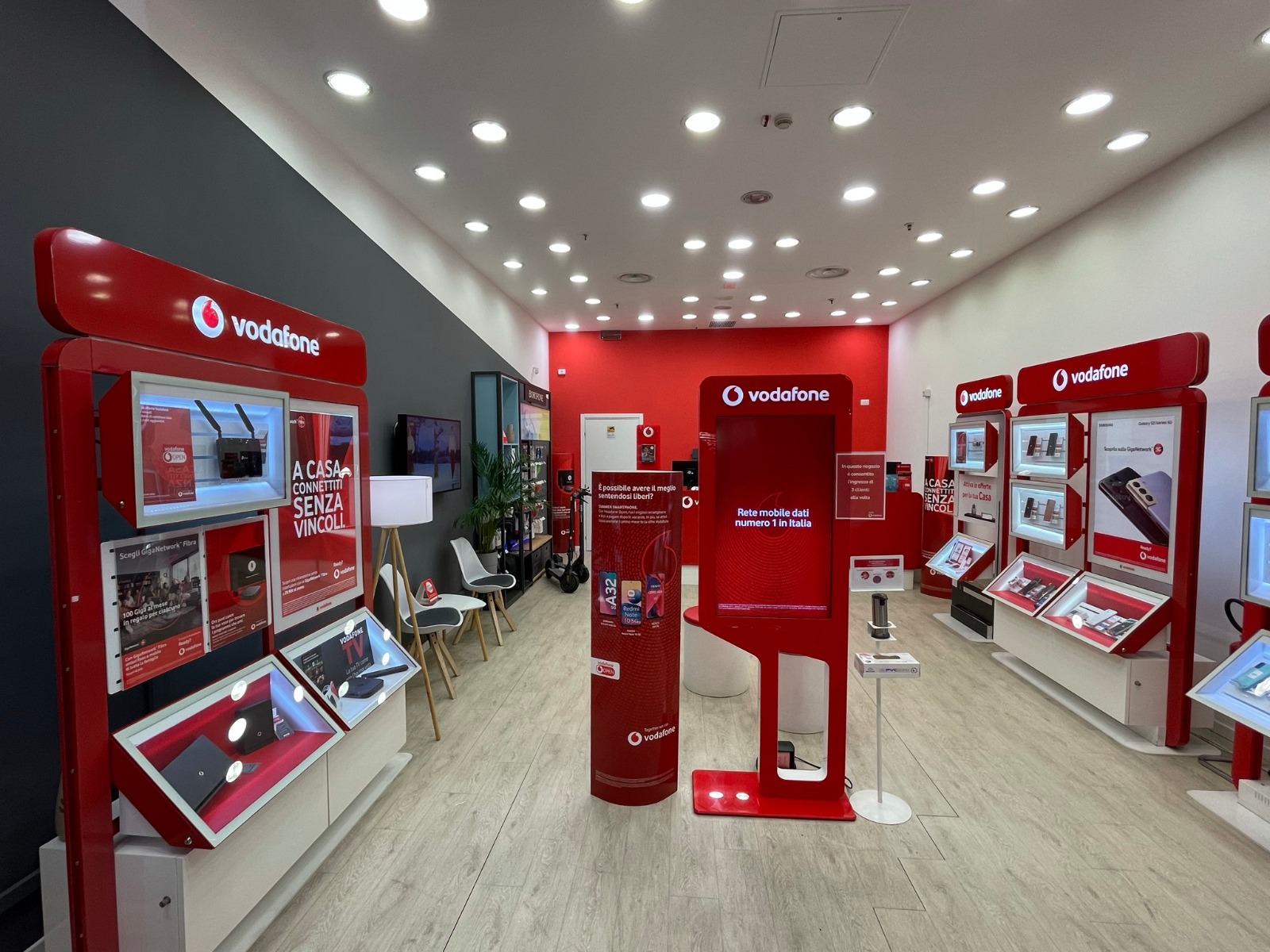 Buono regalo  da 100 euro con le offerte Vodafone casa (fino a  domenica)