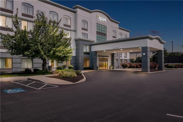 Images Spark by Hilton Mechanicsburg