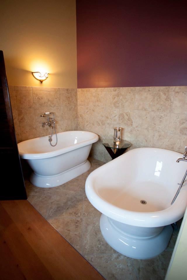 Couples Soaking Tubs in Couples Room