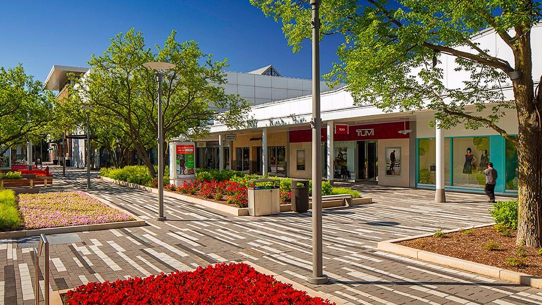 Oakbrook Center in Oak Brook, IL - (630) 573-0...