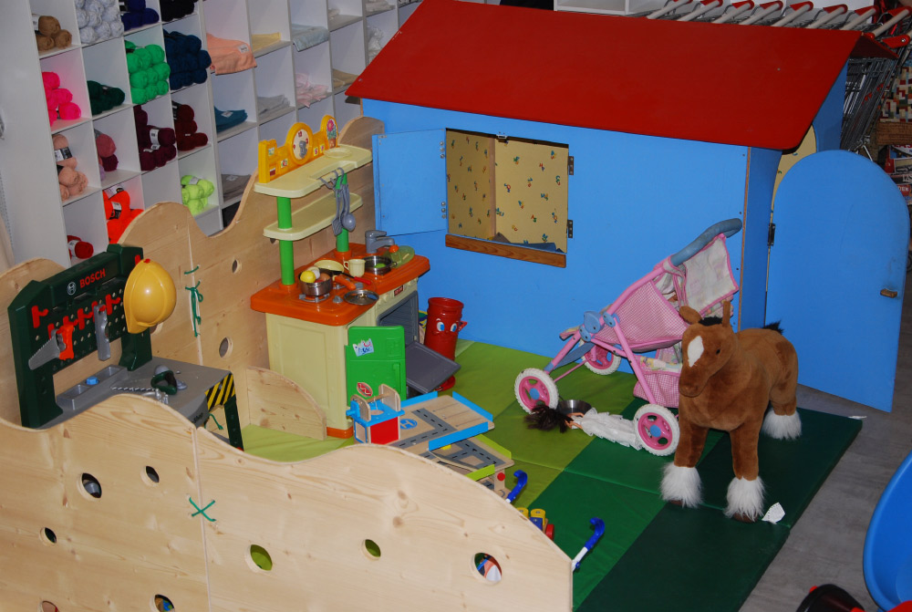 P & M Handels GmbH, Braitner Straße 129a in Baden