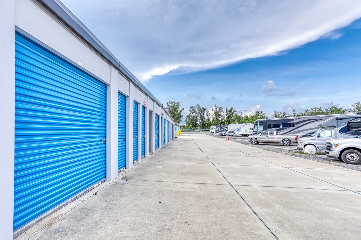 smartstop-lady-lake-florida-175-rolling-acres-rd-enclosed-vehicle-storage-units