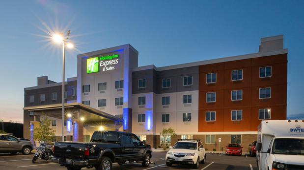 Images Holiday Inn Express & Suites Lexington - Hamburg Area by IHG