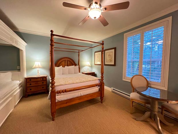 Images Best Western Grandma's Feather Bed