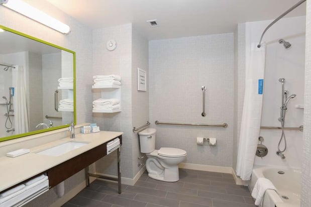 Images Hampton Inn & Suites Cincinnati Liberty Township