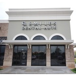 CR Smiles Dental Arts Logo
