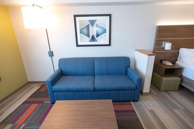 Images Holiday Inn Express & Suites Iron Mountain, an IHG Hotel