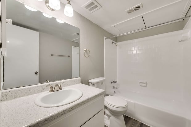 Images London Square Apartments