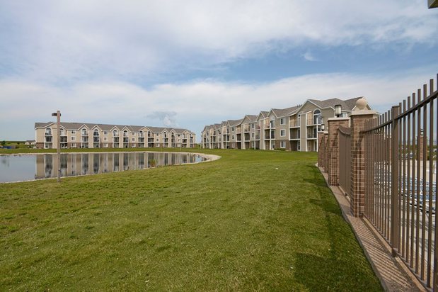 Images Hunters Pond Apartment Homes
