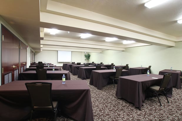 Images Oxford Suites Spokane Valley