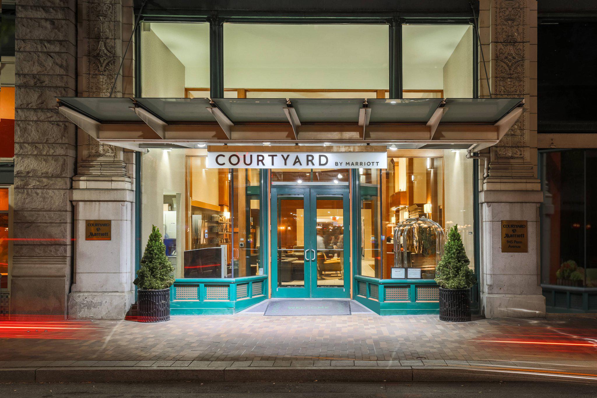 Courtyard by Marriott Pittsburgh Downtown Coupons near me ...