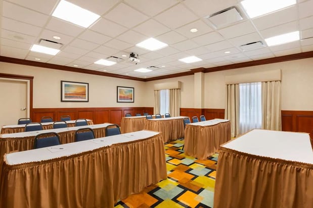 Images Hampton Inn & Suites Detroit/Chesterfield Township