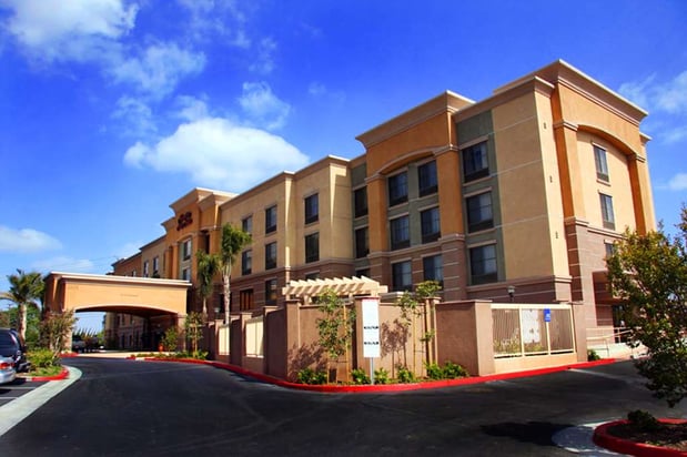 Images Hampton Inn and Suites Seal Beach