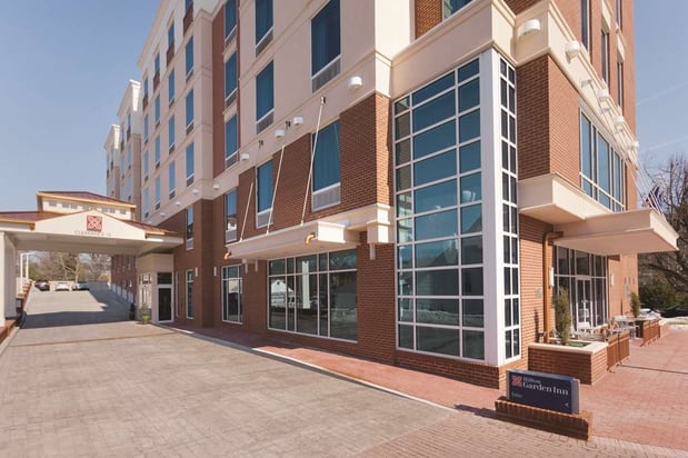 Images Hilton Garden Inn Falls Church