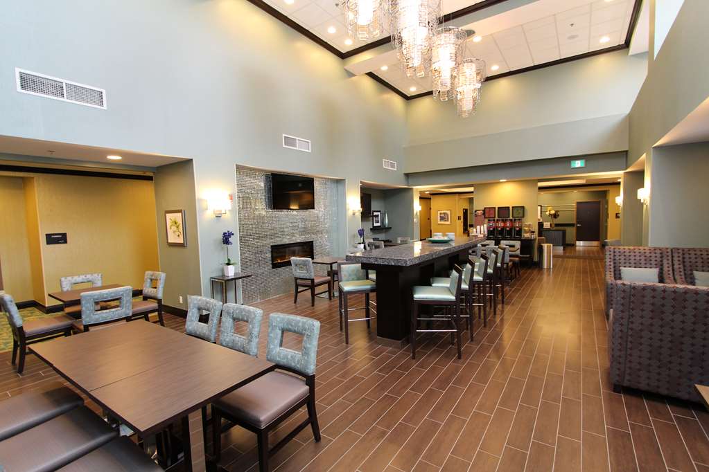 Images Hampton Inn & Suites by Hilton St. John's Airport