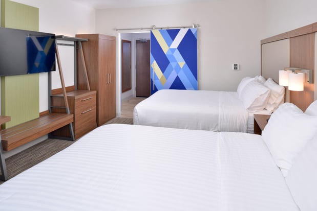 Images Holiday Inn Express & Suites Madison by IHG