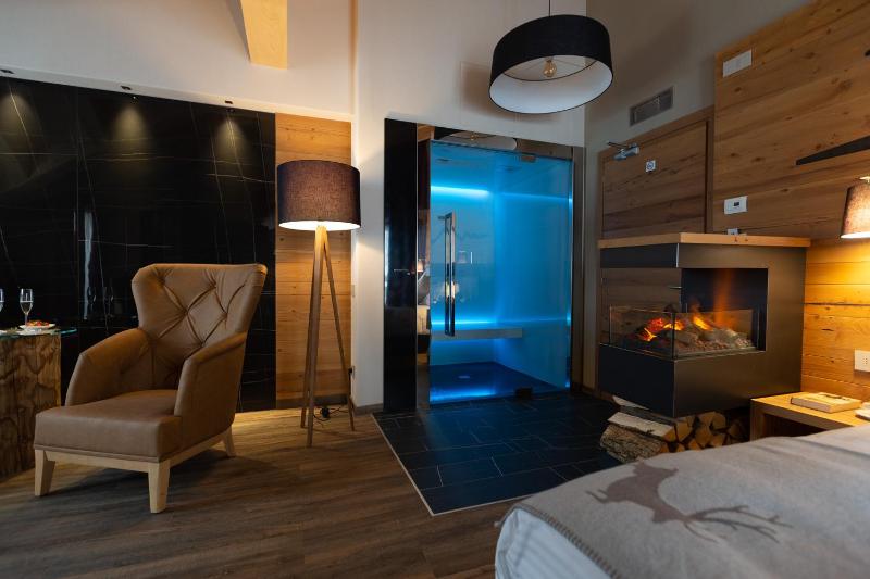 Images B.M. ITALIA - Interior Contract