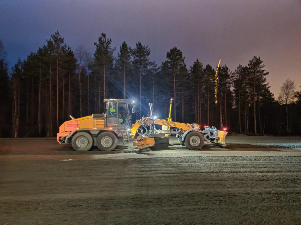 Images Tiehöyläpalvelu Jari Alhontausta Oy