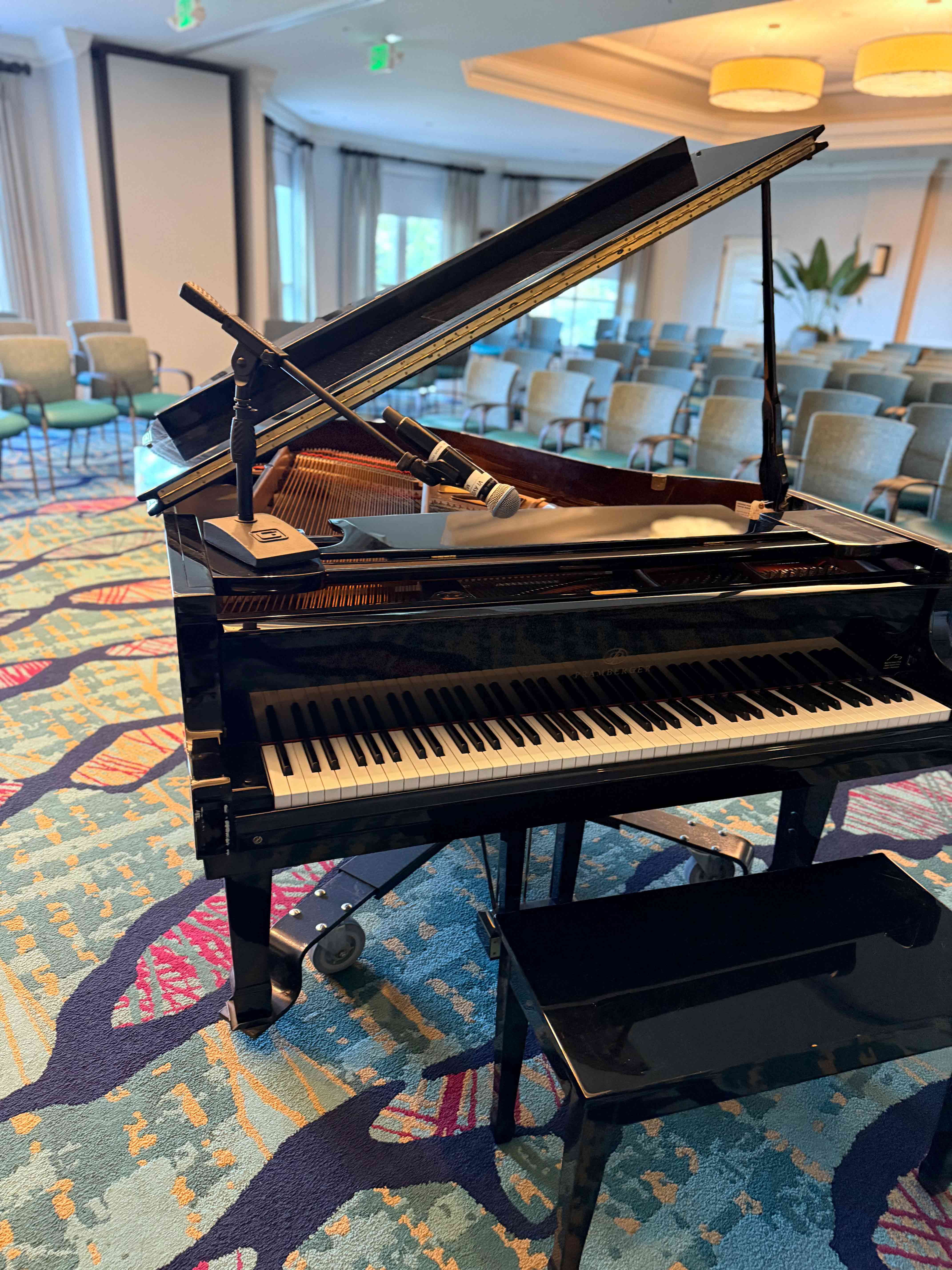 The Everglades Room set up for an evening piano concert.