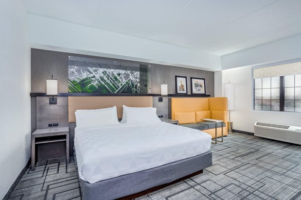 Images Holiday Inn Lafayette-City Centre by IHG