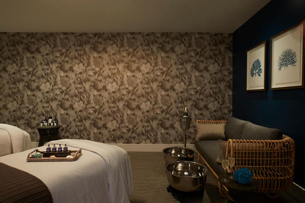 Images Drift a Waterfront Spa
