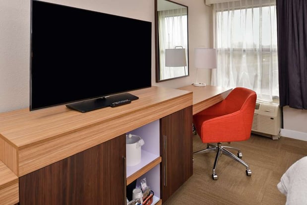 Images Hampton Inn Greensboro-East