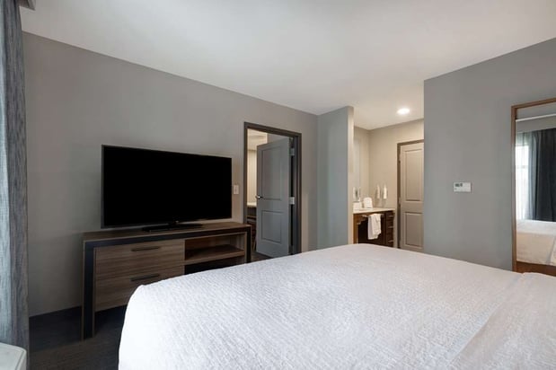 Images Homewood Suites by Hilton Oak Creek Milwaukee