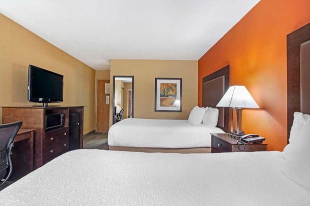Images Best Western Plus The Inn at Sharon/Foxboro