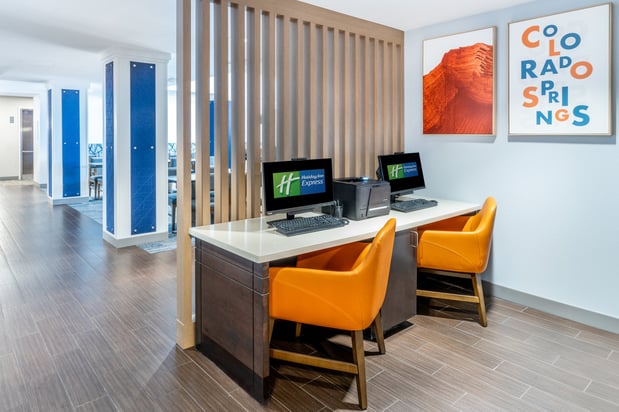 Images Holiday Inn Express & Suites Colorado Springs-First & Main by IHG