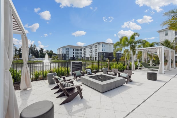 Images Alton LakeHouse