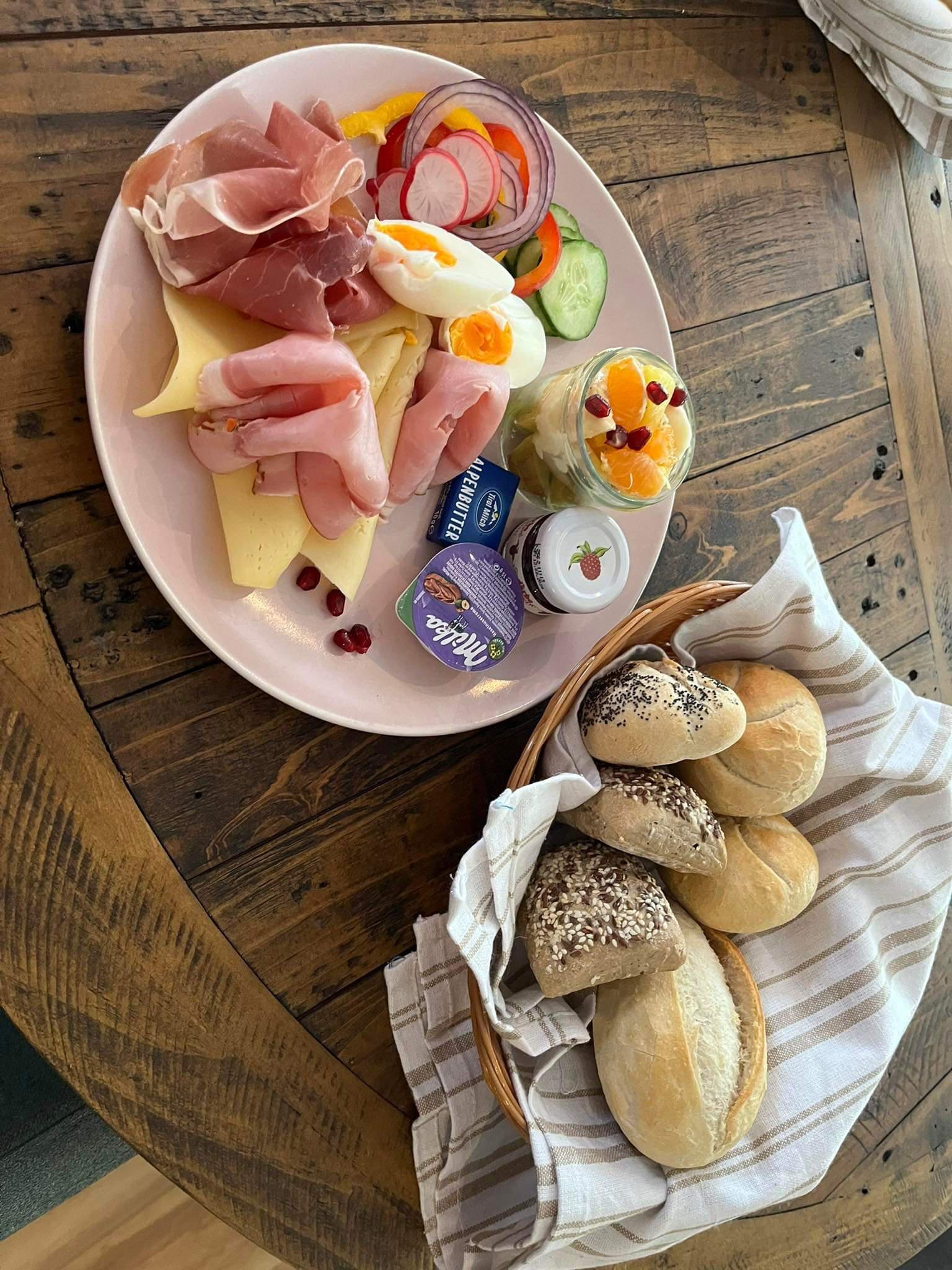 Bilder Sofa Cafe – Frühstück | Brunch | Lunch - Region Ehrwald | Lermoos | Bieberwier | Lähn | Bichlbach