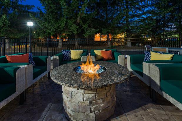 Images Holiday Inn Boone - University Area by IHG