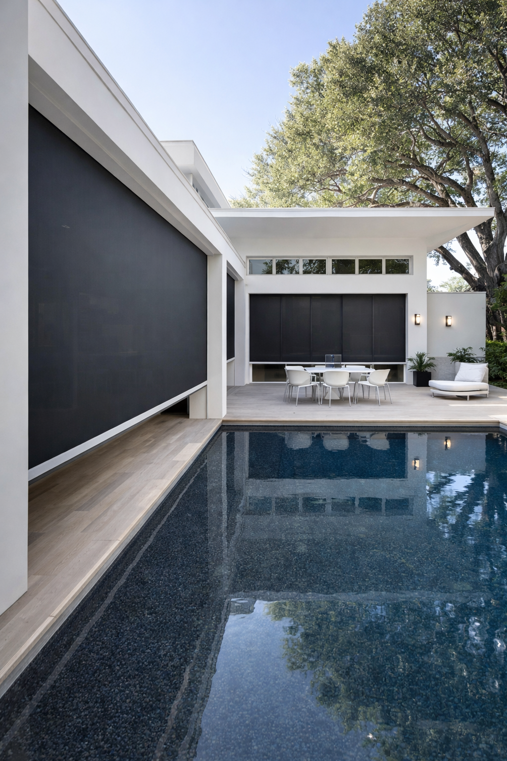 Blinds 
Indoor and Outdoor 
Call us to schedule your FREE estimate at (786) 597-1085. 