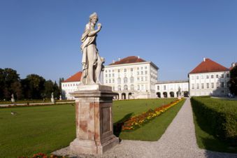 Zwischen Schloß Nymphenburg und Hirschgarten - Ihr Weg zu uns