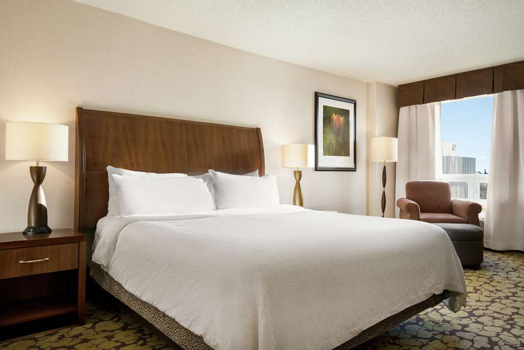 Images Hilton Garden Inn Saskatoon Downtown