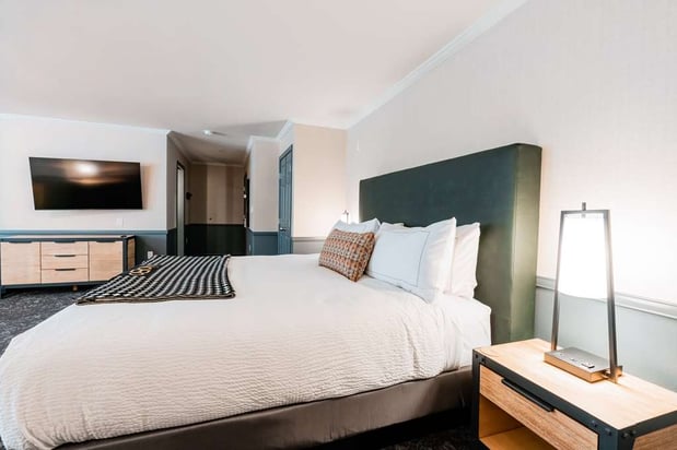 Images Hotel NoBo Cascade, Tapestry Collection by Hilton