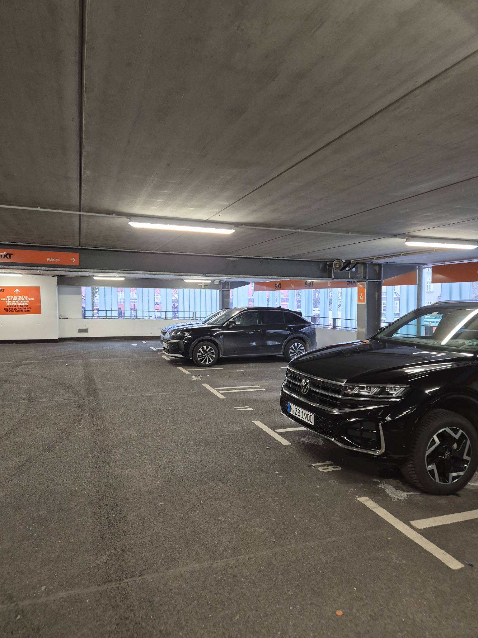 SIXT Autovermietung Hamburg Altona Bahnhof, Paul-Nevermann-Platz 15 in Hamburg